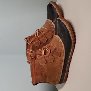 Sorel short rain boots duck booties waterproof + leather 😍☔ out and about